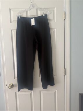 Straight-Leg Pull-On Pants in Black